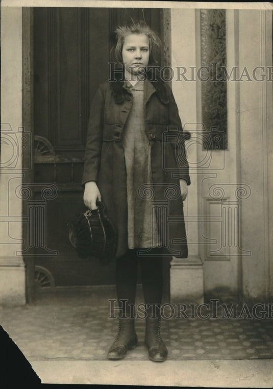 1920 Press Photo Florence Laubert Poses For Photo - Historic Images