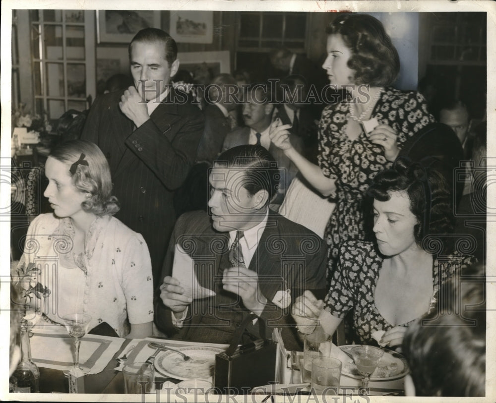 1940 Press Photo Pete Bostwick, Mrs Elbridge Gerry, Mrs Pete Bostwick, Ladie - Historic Images