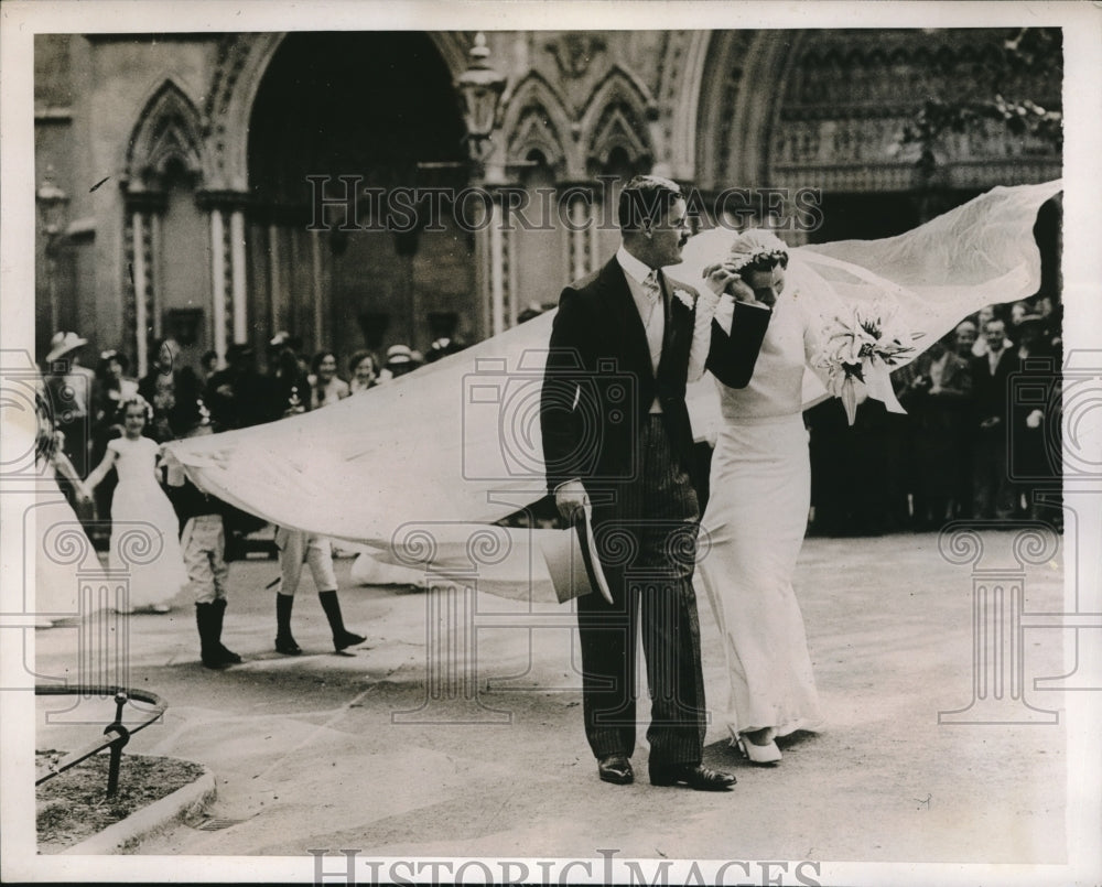 1937 Press Photo Hon. Ursula Vivian weds Capt. Hon Charles Bernard in London- Historic Images