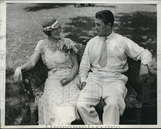 1933 Press Photo Lennette Jeanes & fiance Capt Walter Bromley-Davenport, London - Historic Images
