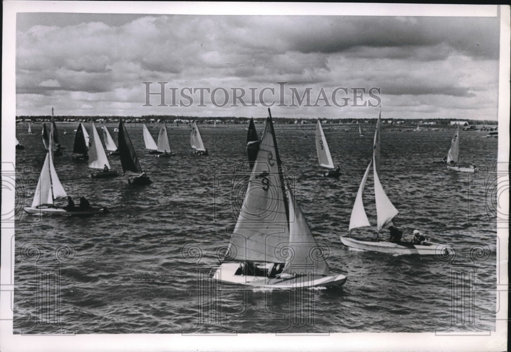 1951 Press Photo Klyazma Russia Yacht Racing On Artificial Lake - Historic Images