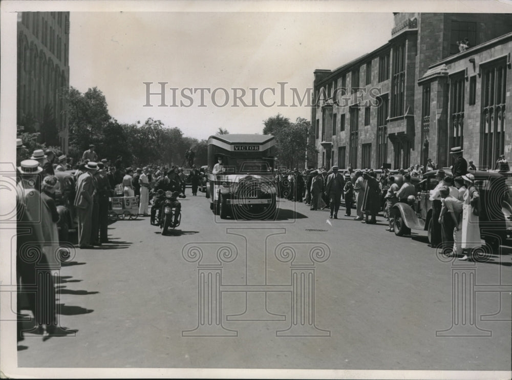 1937 Press Photo University Chicago Campus Illinois Iron Long Polio Patient Bus - Historic Images