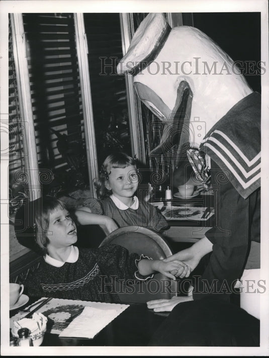 1964 Press Photo Dione Townsend, Wendy Sortier & Sheila Ripley, at owe upon-Historic Images
