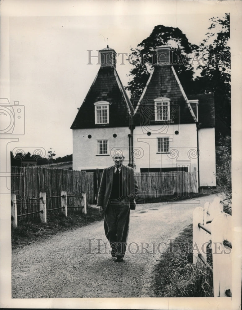 1948 Press Photo Viscount Montgomery, recently appointed Military Chairman of - Historic Images