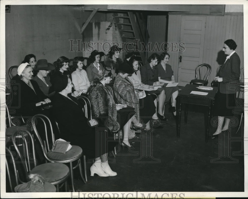 1941 Press Photo Air raid rotection American womens Voluntee Service Hdqrts - Historic Images