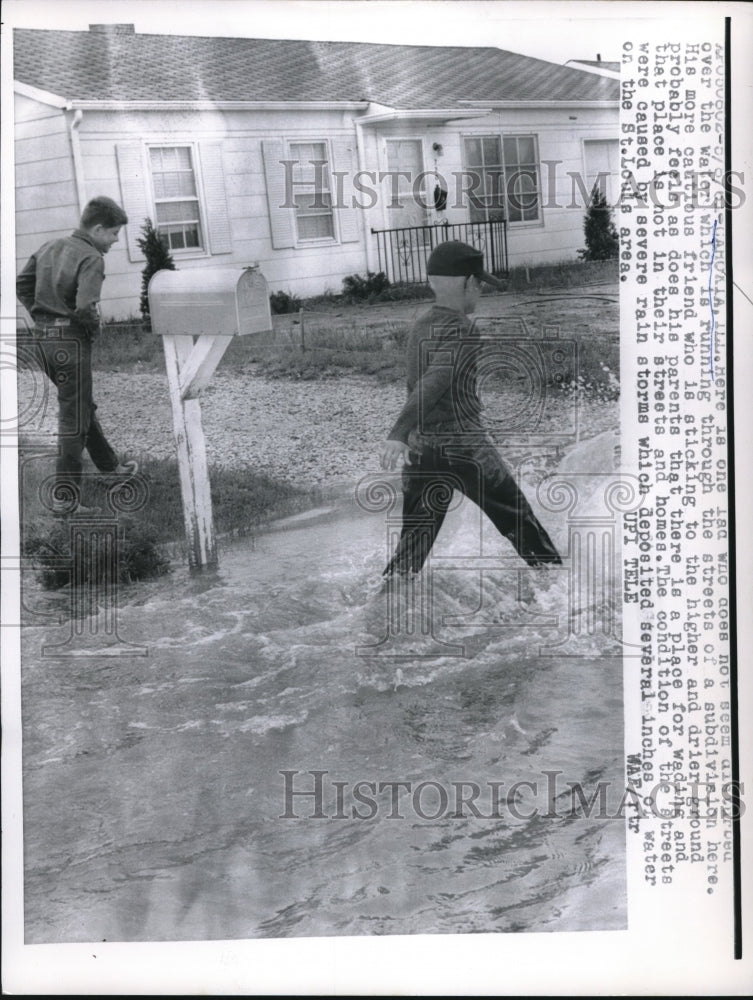 1961 Cahyla Illinois water flooding streets - Historic Images