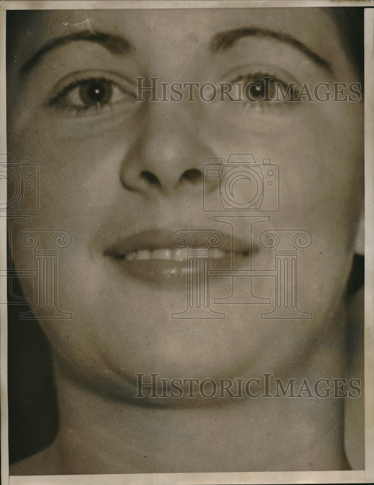 1939 Press Photo Boston, Mass.Olive Mullens Prettiest pair of Lips at Trade show - Historic Images