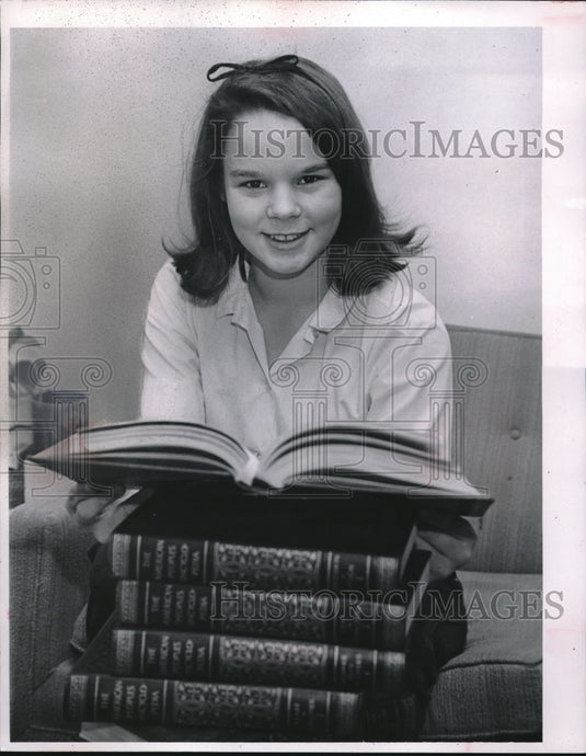 1967 Child affected by Cancer fallout - Historic Images