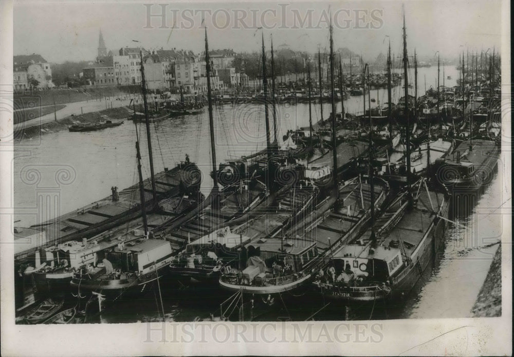 1932 Ruhrport as the Rhine Fleet sits in port during depression - Historic Images