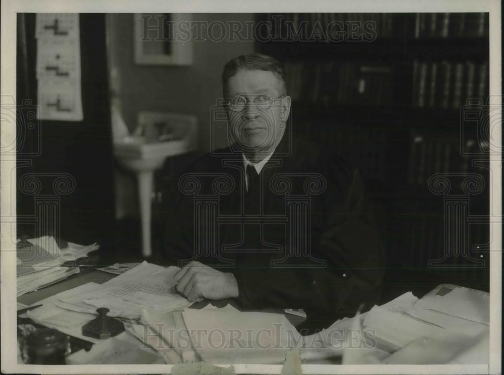 1930 Press Photo Judge George M. Young place woman on equal civil right with man-Historic Images