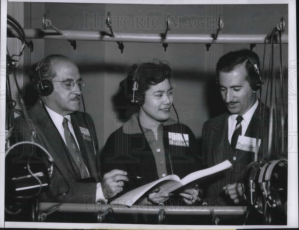 1957 Press Photo Prof Jose Mendez Romola Caruera Gustavo Angulo translators - Historic Images