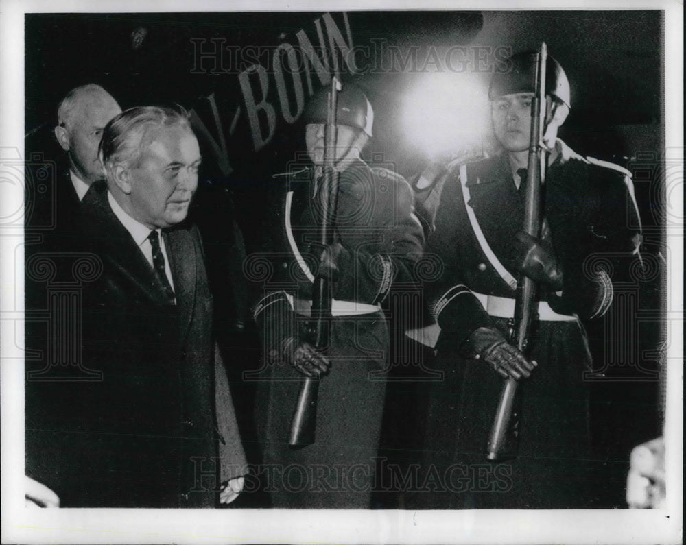 1969 Press Photo Prime Minister Harold Wilson &amp; honor guard in Bonn Germany-Historic Images
