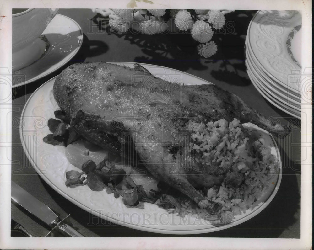 1950 Press Photo Roast Long Island Duckling Pre-Cooked Brown Rice Thanksgiving - Historic Images