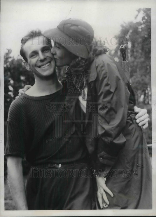 1938 Press Photo Dick Chapman & wife atNAtional Amateur golf in Chicago - Historic Images