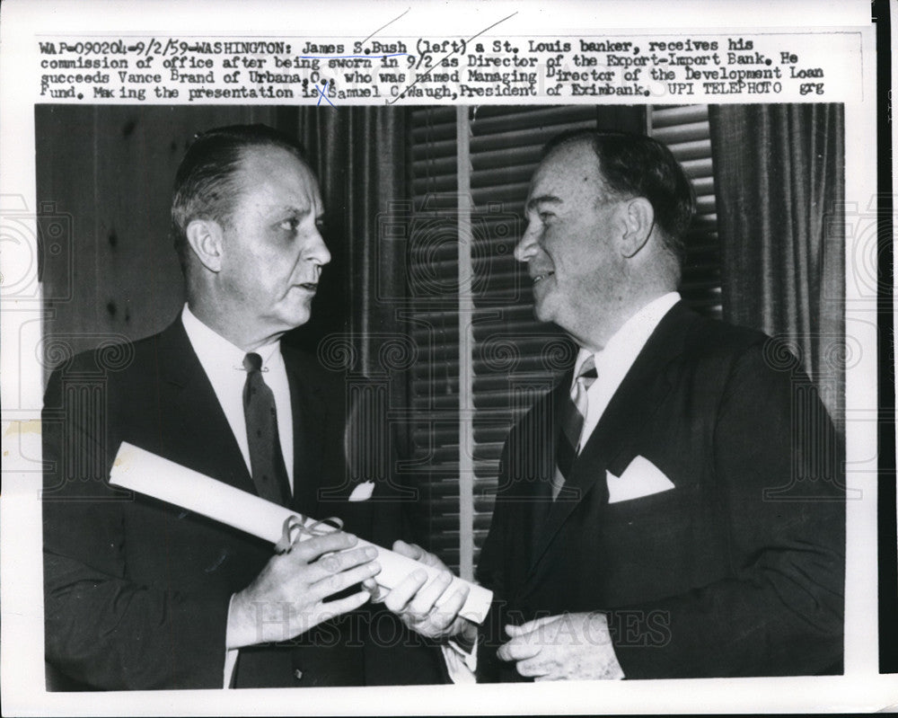 1959 Press Photo James Bush St Louis banker sworn in as Export Import director - Historic Images