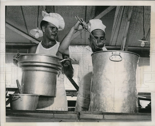 1939 Press Photo Manassas VA US Army chefs & National Guard on manuevers - Historic Images