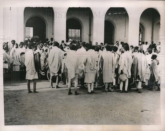 1935 Addis Ababa Abyssinia Ethiopian tribesmen at a speech-Historic Images