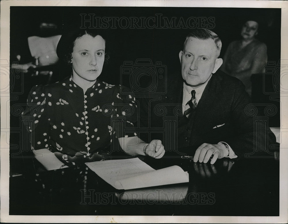 1937 Laura Strittmatter &amp; atty Frank Cushing in Detroit MI - Historic Images