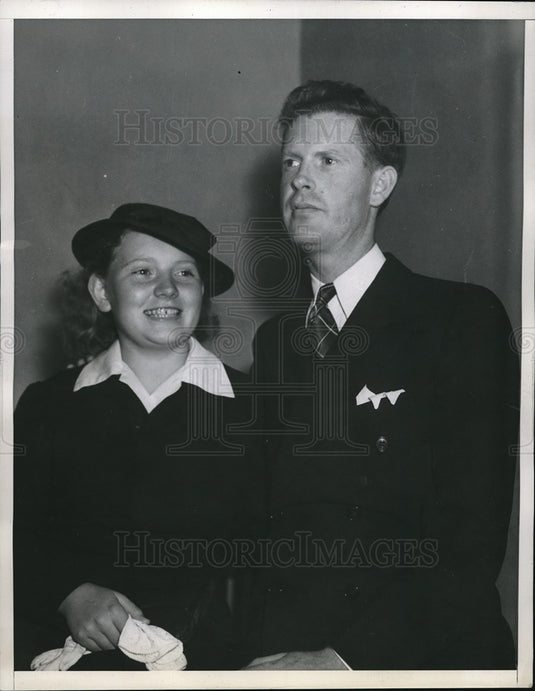 1937 Press Photo Andrew W.martin and daughter Agnes file for daughter Custody - Historic Images