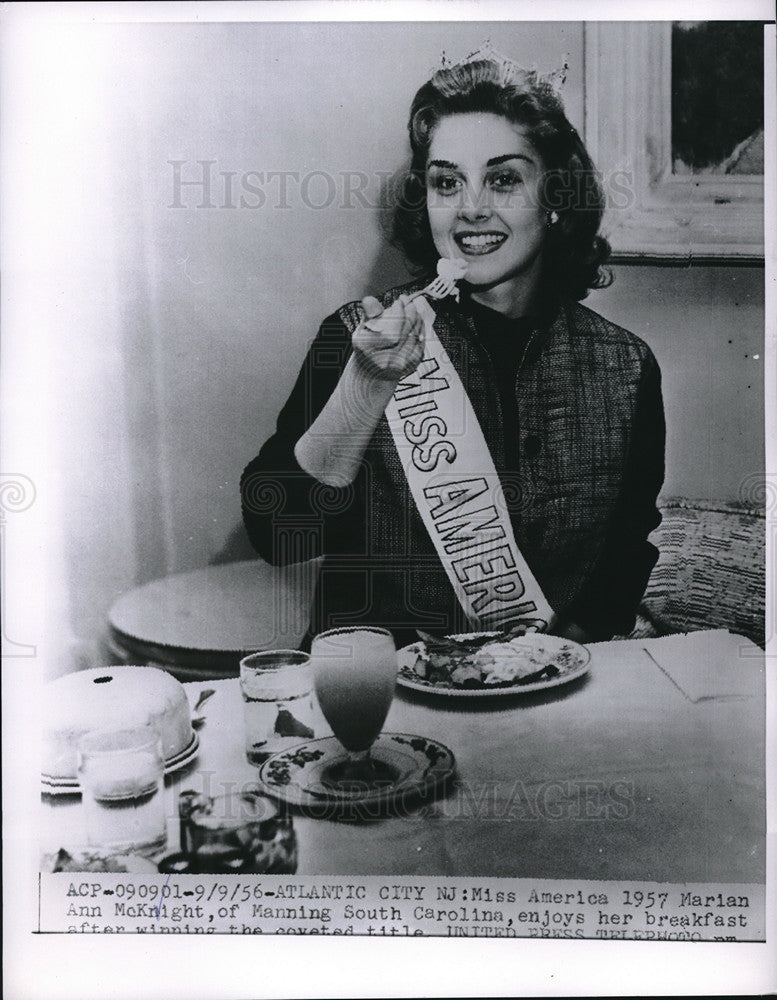 1956 Press Photo Marian Ann McKnight, Ms.America 1957enjoys her breakfast - Historic Images