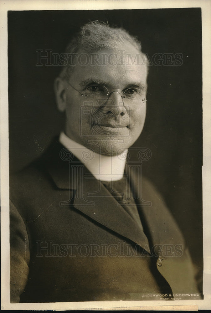 1927 Rev.Father J.B.Macelwane of St.Louis Univ.experts on Earthquake - Historic Images