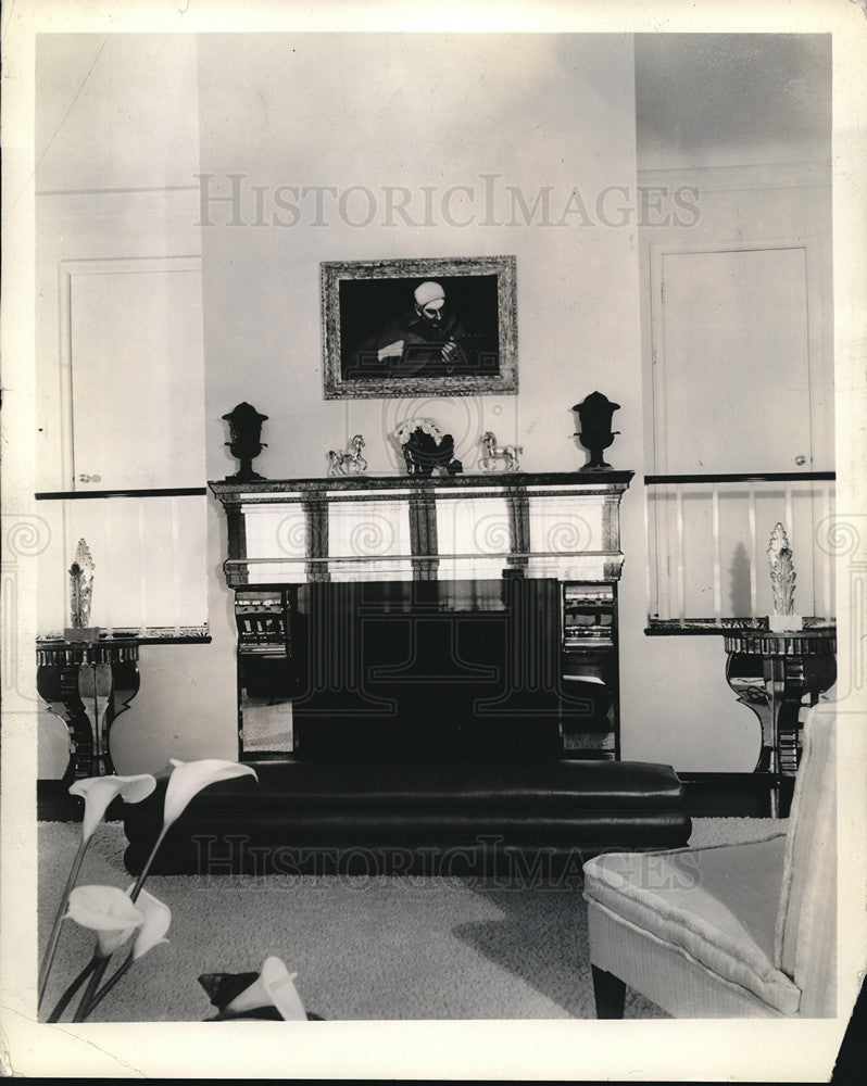 1937 Press Photo Fireplace in living room-Historic Images