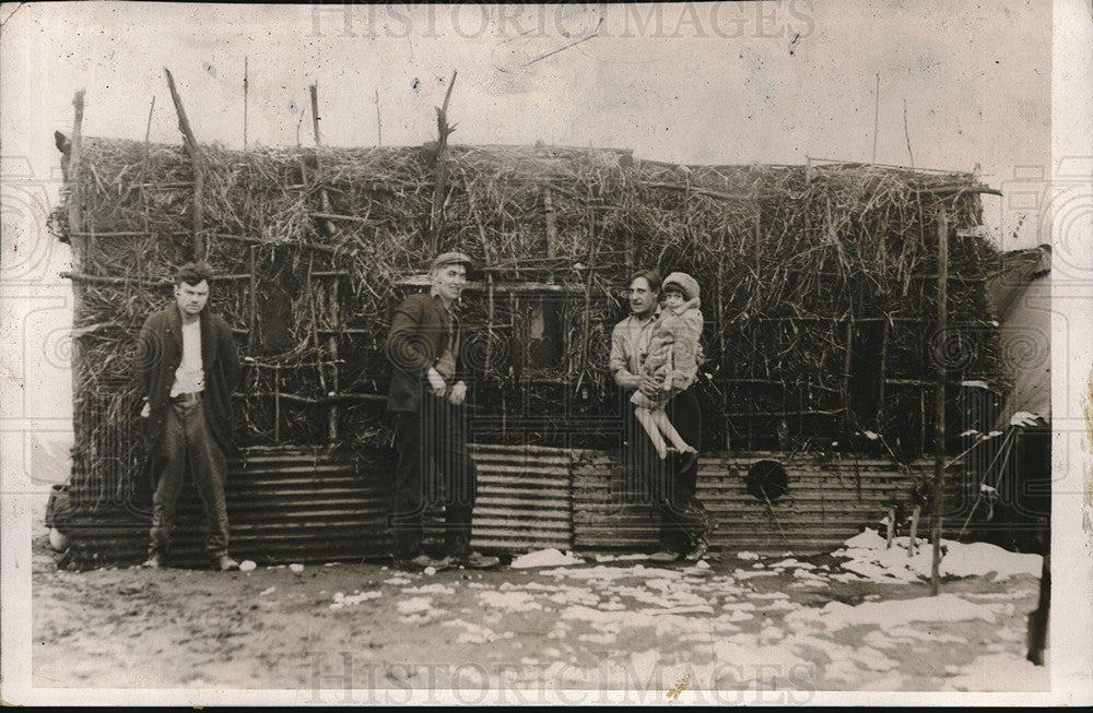 1931 Press Photo Thatched hut 10 miles outside of Pittsburgh PA-Historic Images