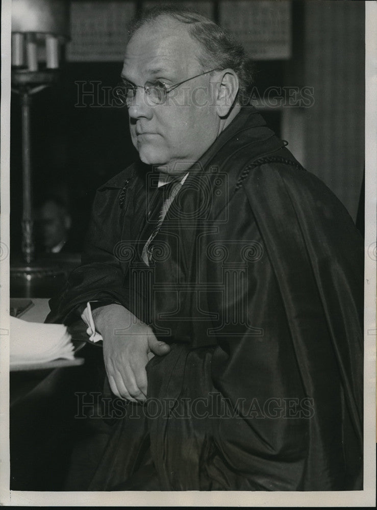 1934 Press Photo Judge Harry B. Miller of Cook County Criminal Court in Chicago - Historic Images