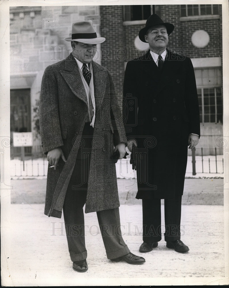 1940 Press Photo MacDonald leaving the Prison - Historic Images