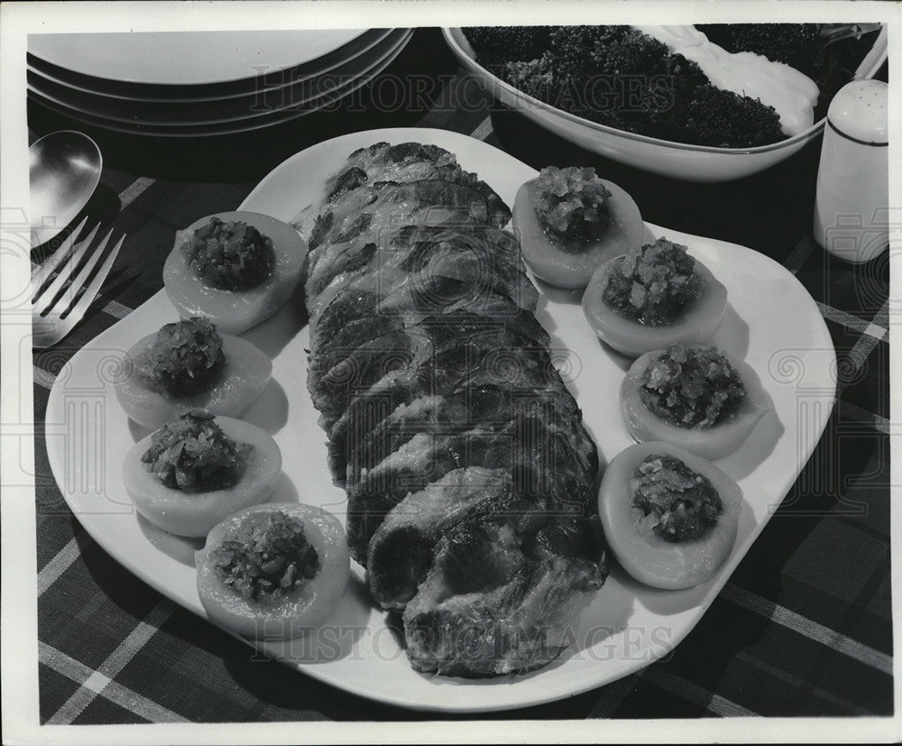 1952 Press Photo Shoulder pork butt served with spiced peach or pear - neb69313-Historic Images