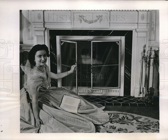 1953 Press Photo Polished-brass Fireplace Screen with Doors Heat Tempered Glass - Historic Images
