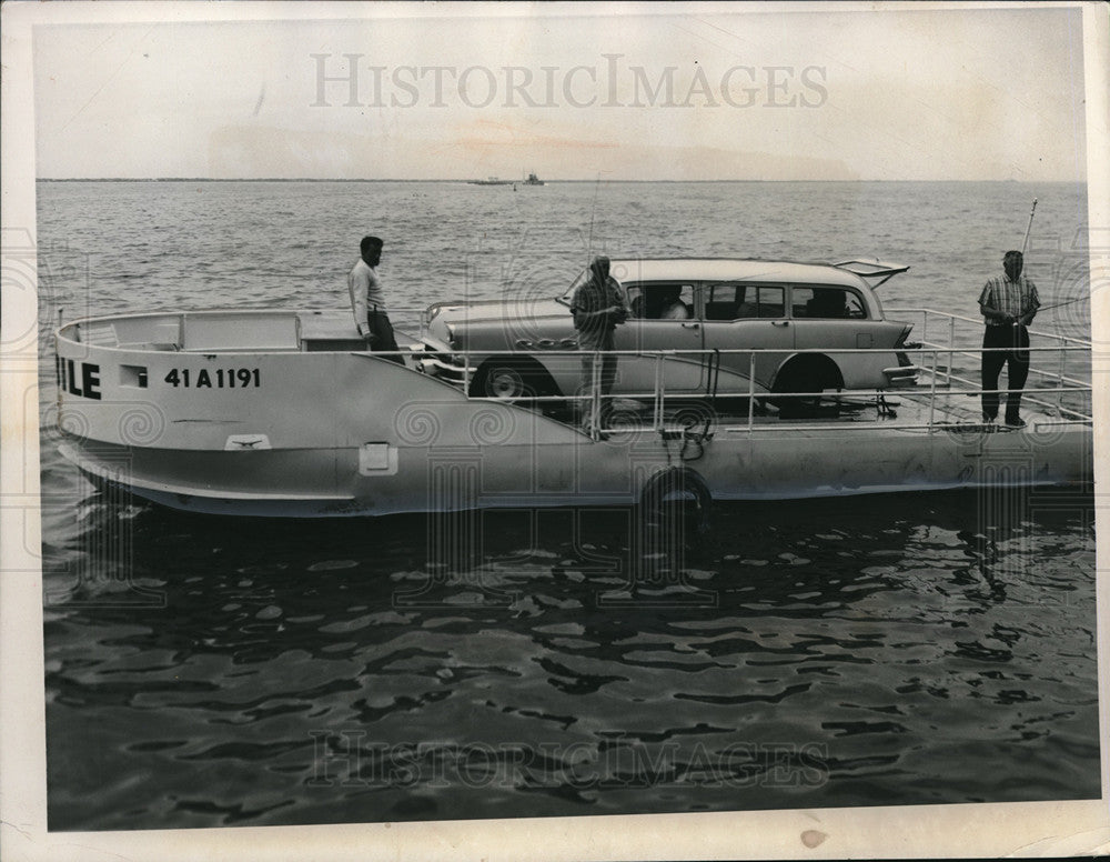 1958 Press Photo Fishing from Seamobile a boat powered by Auto - Historic Images