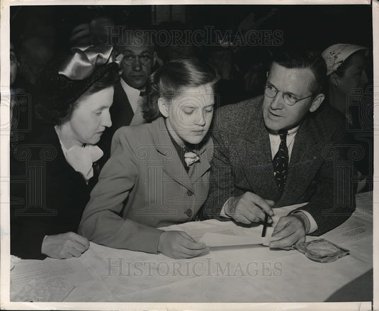 1951 Press Photo US Steel annual stockholders meeting in NJ. Mr & Mrs PR Deeds - Historic Images