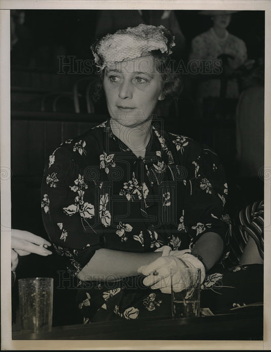 1938 Press Photo Mrs Dodge Sloane Attends Opening Race At Saratoga Springs-Historic Images