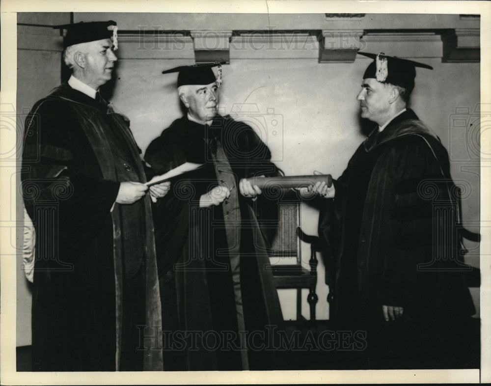 1933 Press Photo Judge Samuel Seabury Honored by Univ. Michigan, Dr. R ...