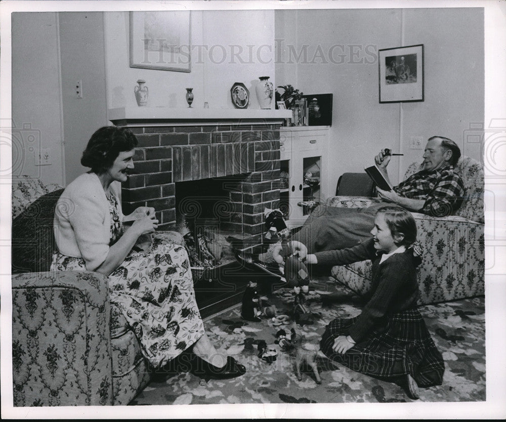 1954 Kathryn Follows Correspondence Course At Home - Historic Images