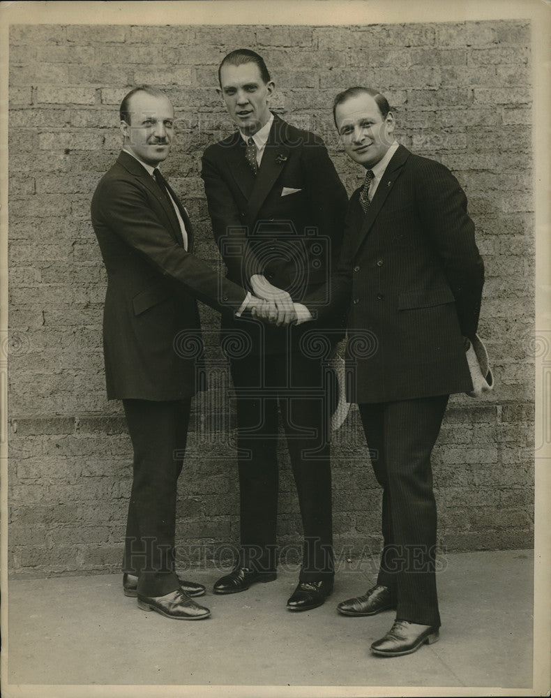 1923 Press Photo Three Bachelors standing at a building in New York City, NY - Historic Images