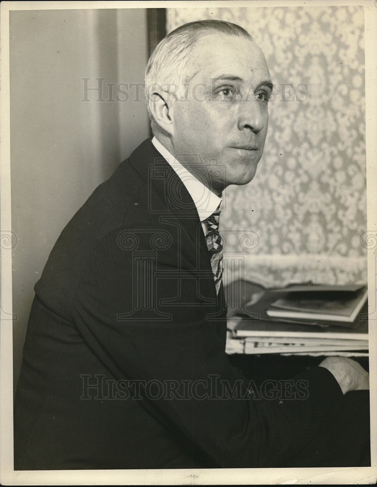 1926 Mr Ernst Zonnenkamp posing for photo  - Historic Images