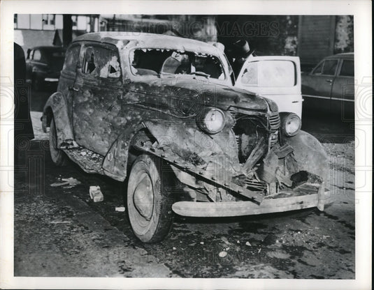 1949 Press Photo Sioux City, Iowa Swift & Co explosion at plant wrecks auto - Historic Images