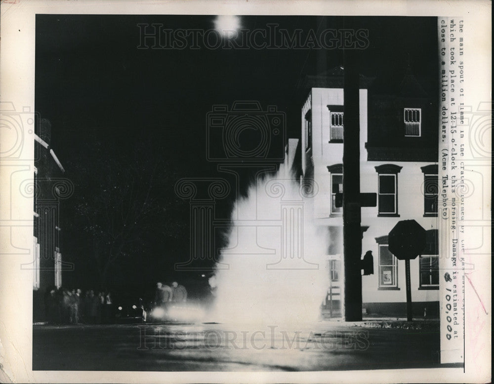 1949 Press Photo A building ablaze in flames cause almost million dollars damage-Historic Images