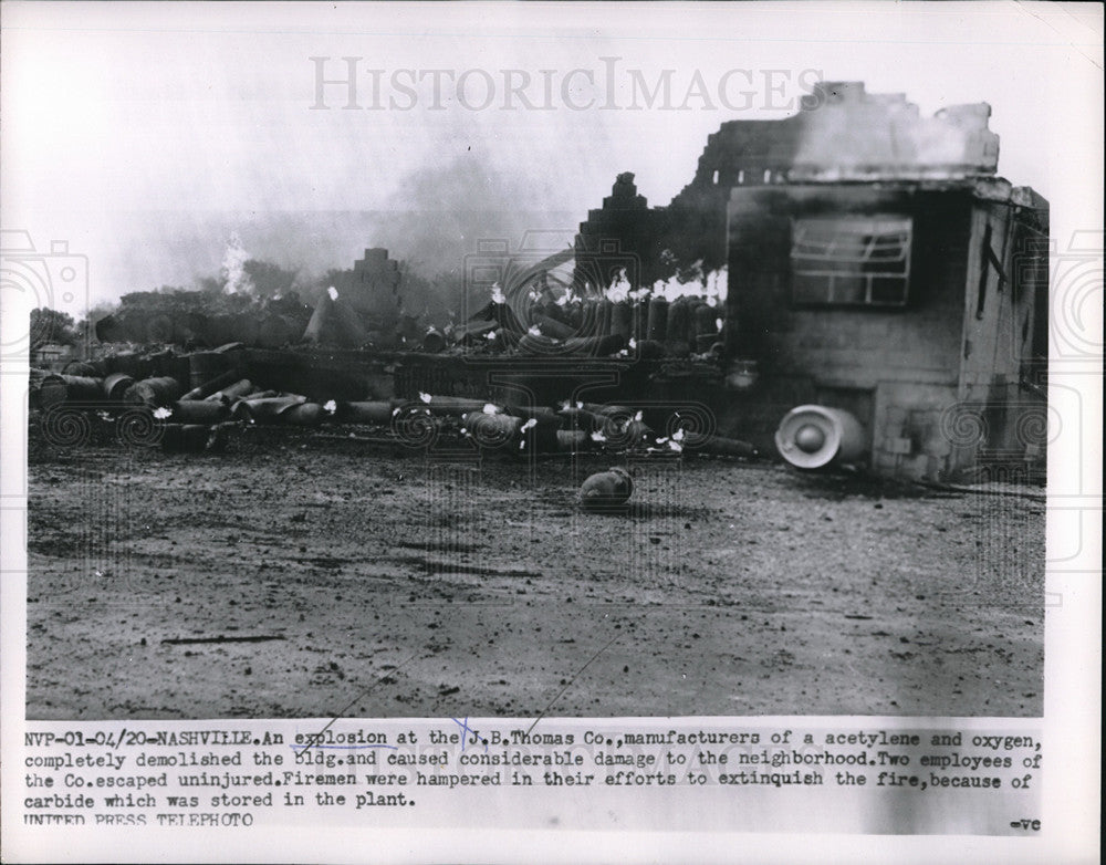 1955 Press Photo Explosion at JB Thomas Company Manufactures of Acetylene &amp; Oxyg-Historic Images