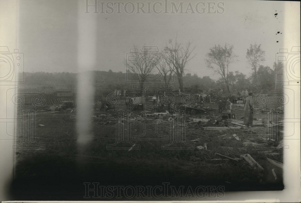 1930 Press Photo Tornado Destroys Home - Historic Images