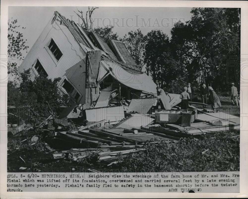 1951 Press Photo Tornado lifts home off foundation &amp; carried several feet away - Historic Images