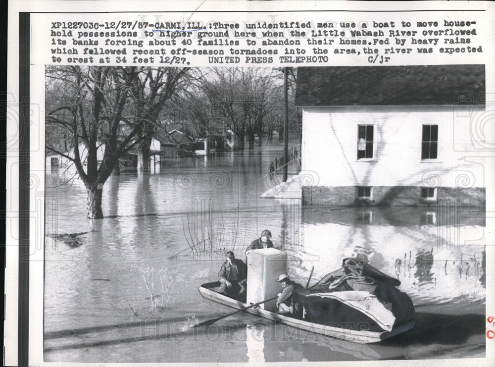 1958 Little Wabash River flooded 40 families evacuated - Historic Images