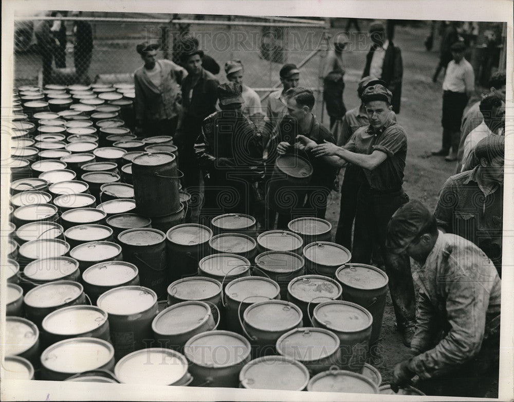 1938 Press Photo Foamite Chemical Rushed in to Combat Oil Fire - Historic Images