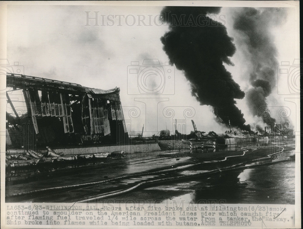 1947 Press Photo Fire Rages at American President Lines Pier in Wilmington - Historic Images