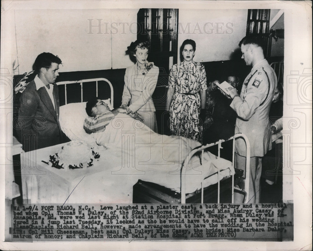 1949 Ft Bragg, N.C. Cpl Thomas Duley weds A Casey while in hospital - Historic Images