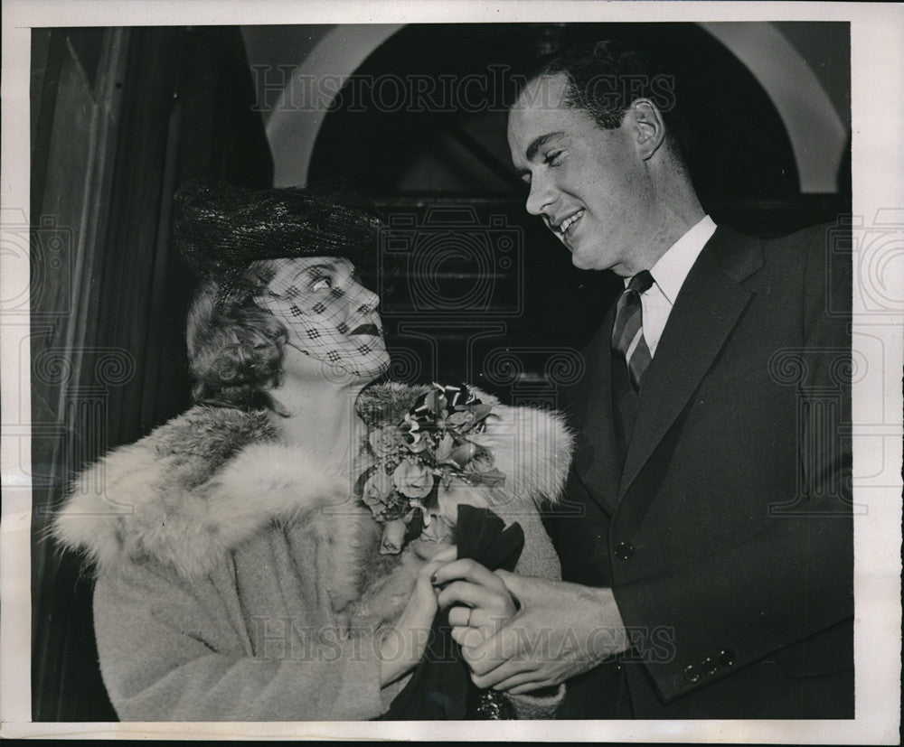 1939 Press Photo Charles John Mohan and his bride Miss Beverly Moffett-Historic Images