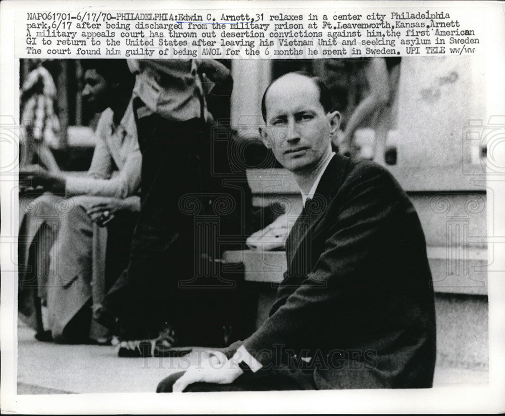 1970 Press Photo Edwin C. Arnett Relaxes In A Center City Philadelphia Park- Historic Images