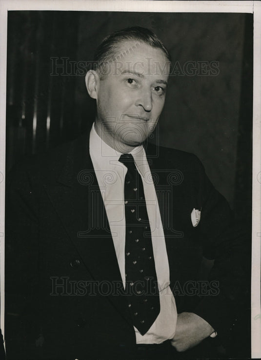 1938 Press Photo Clarence De Montreville, Convicted of Mail Fraud Takes Poison - Historic Images